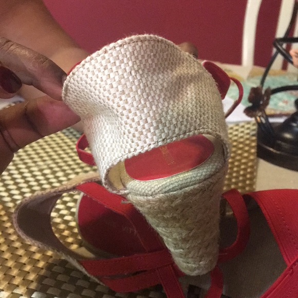 Red Casual Adrienne Vittadini Wedges - Picture 4 of 4